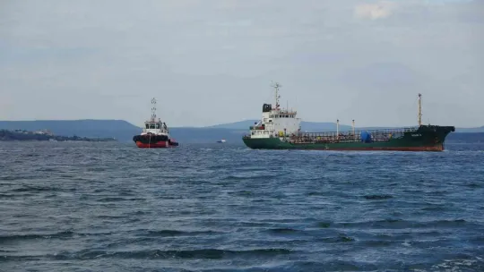 Karaya oturan tanker kurtarıldı