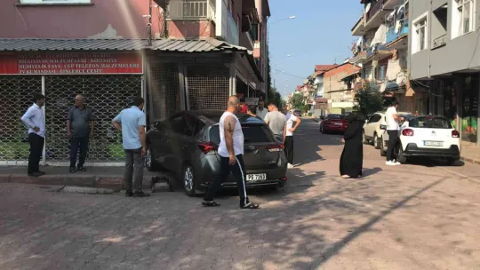 Otomobil marketin kepenklerine girdi!