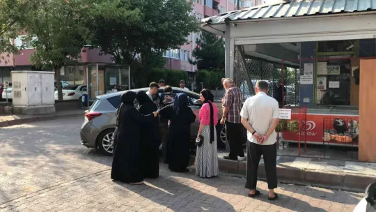 Otomobil marketin kepenklerine girdi!