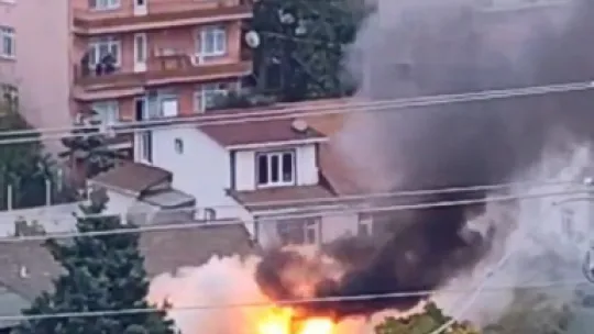 Çatı alev alev yandı