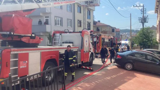 Çatı yangını panik oluşturdu
