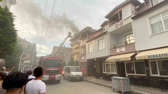 Derince'de mahalleli sokağa döküldü