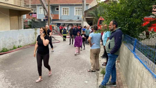 Derince'de mahalleli sokağa döküldü