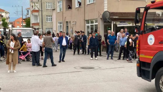 Derince'de mahalleli sokağa döküldü
