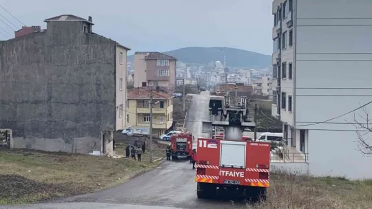 Çatıda çıkan yangın paniğe sebep oldu