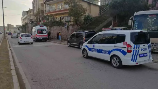 Evinin çatısından aşağıya düştü