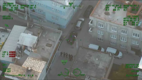 Çatılarda kovaladılar, helikopter destekli dev operasyon