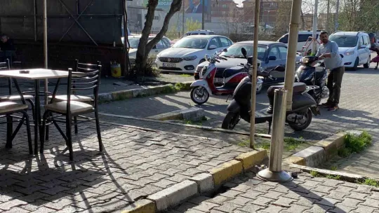 Gölcük'te husumetlisini öldürdü