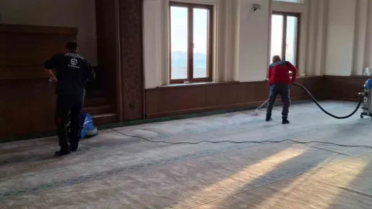 İçeriye köpek giren cami dezenfekte edildi