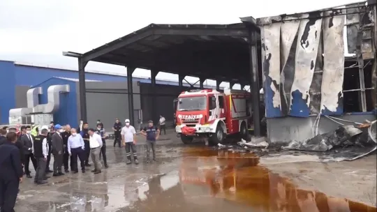 Çekilen görüntüler yanan kimya fabrikasındaki hasarı gözler önüne serdi