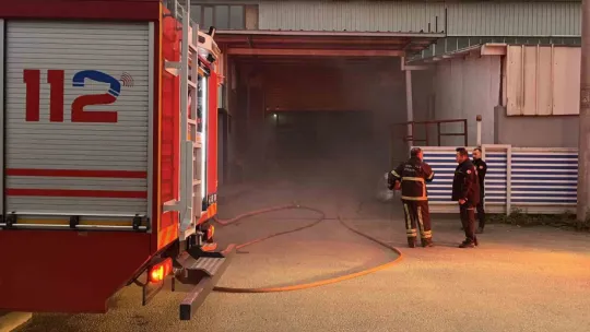 Çelik konstrüksiyon imalatı yapılan iş yerinde yangın