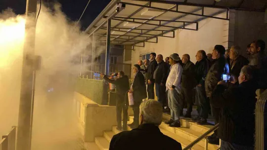 Cemevinde korku dolu anlar: Elektrik panosu patladı