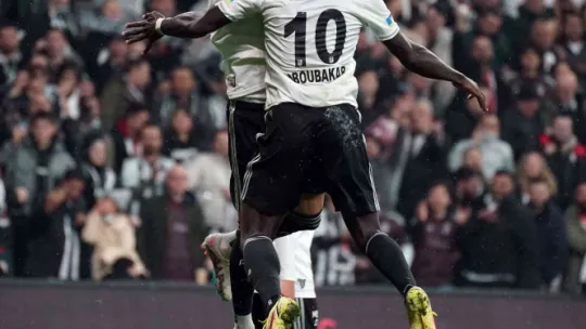 Cenk Tosun rekor kırdı