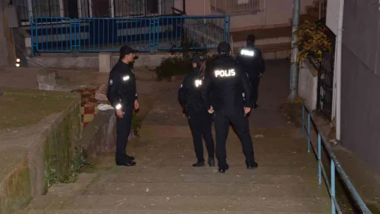 Her yerde aranan 8 kişiye gözaltı