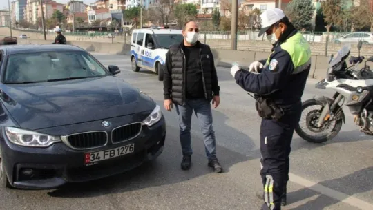 Ceza yememek için 'ehliyetim yanımda değil' dedi