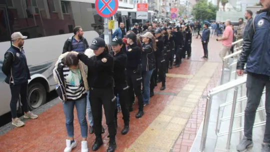 32 şüpheli adliyede