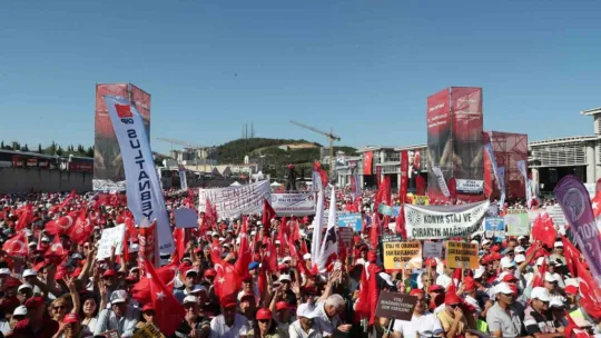 CHP Genel Başkanı Özel, Emek Mitingi'nde konuştu: Ya geçim, ya seçim