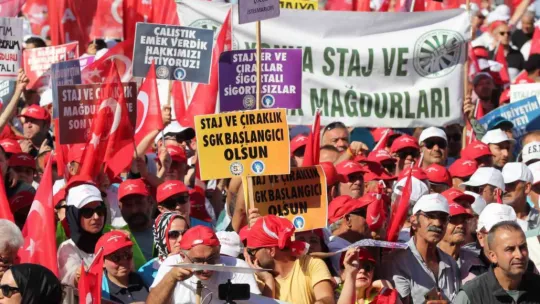 CHP Genel Başkanı Özel, Emek Mitingi'nde konuştu: Ya geçim, ya seçim