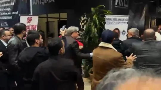 CHP kongresinde basın mensuplarına saldırı