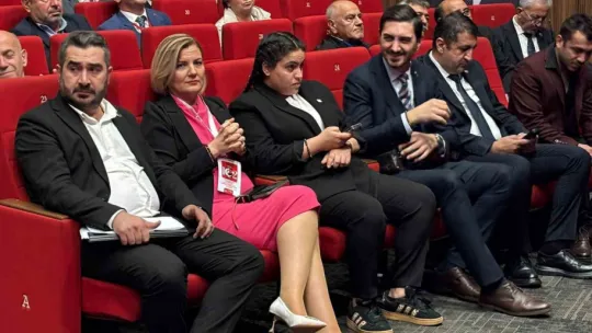 CHP kongresinde basın mensuplarına saldırı
