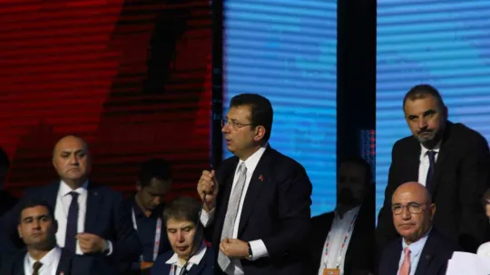CHP'nin 38. Olağan Kurultayı'nda gerginlik