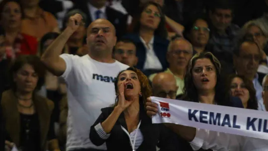 CHP'nin 38. Olağan Kurultayı'nda gerginlik