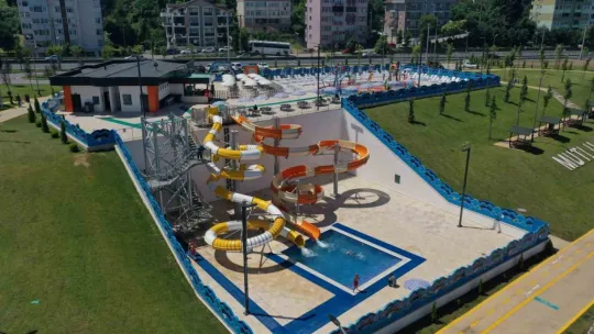 Çift kaydıraklı aquapark hizmete girdi