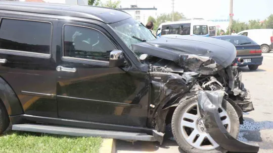 Cip ile toplu taşıma aracı çarpıştı: 7 yaralı