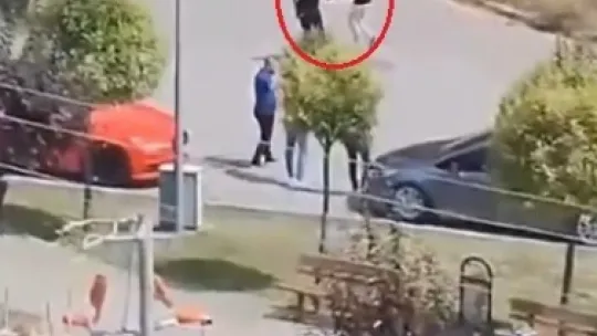 Çocuk parkında silahlı dehşet