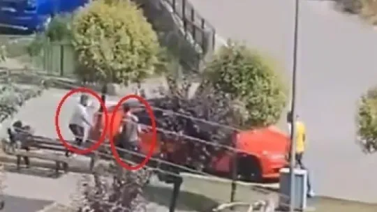 Çocuk parkında silahlı dehşet