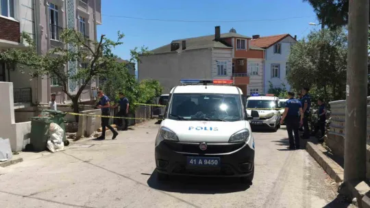 Bayram günü eşini bıçaklayarak kurşun yağdırdı