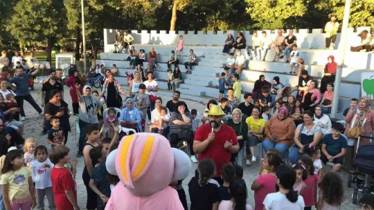 Çocuklardan Bi Dünya Eğlence'ye yoğun ilgi
