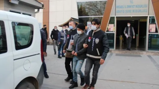 Çocuklarının gözü önünde eski eşini öldüren zanlı adliyeye sevk edildi!