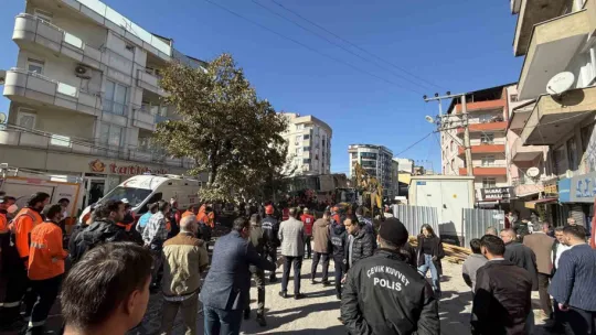 Çöken binadaki eczacı: Belki enkaz altında biz de kalmış olacaktık