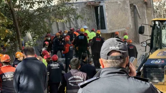 Çöken binadaki eczacı: Belki enkaz altında biz de kalmış olacaktık