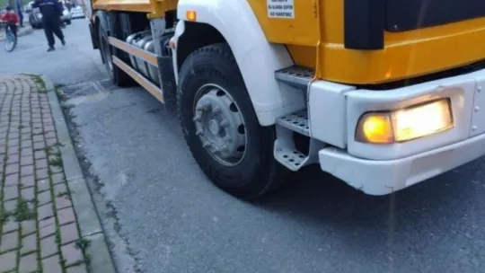 Çöp kamyonunun çarptığı çocuk hayatını kaybetti