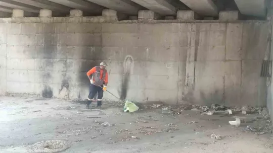 Çöpler arasında lastik bile çıktı