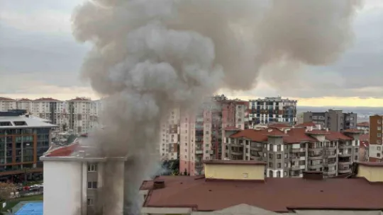 Yangın faciası: 1 ağır yaralı, 4 kişi dumandan etkilendi