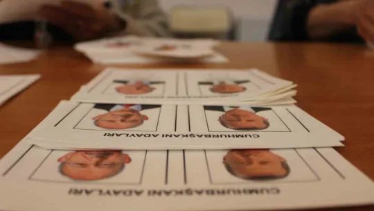 Gümrük kapılarında oy kullanma başladı