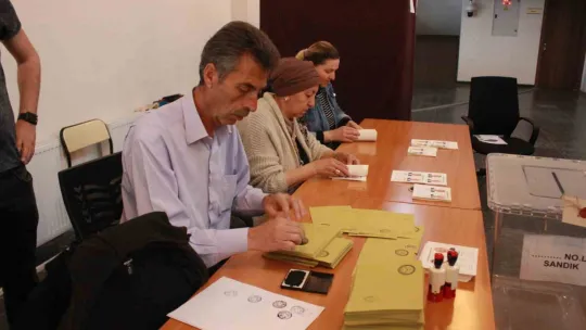 Gümrük kapılarında oy kullanma başladı