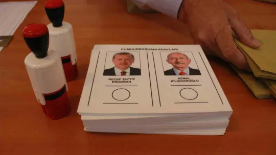 Gümrük kapılarında oy kullanma başladı