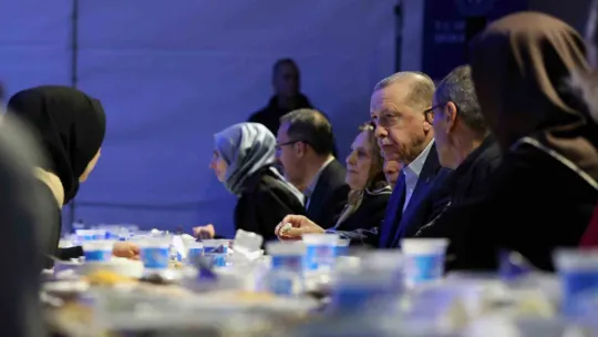 Cumhurbaşkanı Erdoğan: Amacımız deprem bölgesini ayağa kaldırmak