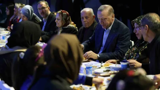 Cumhurbaşkanı Erdoğan: Amacımız deprem bölgesini ayağa kaldırmak