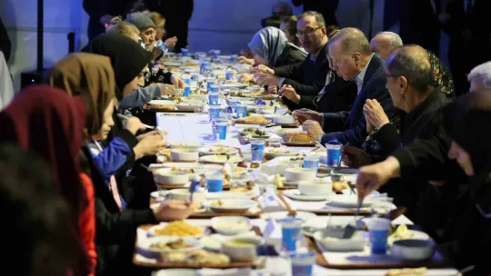 Cumhurbaşkanı Erdoğan: Amacımız deprem bölgesini ayağa kaldırmak