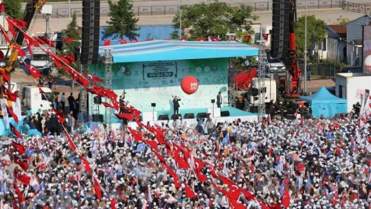 Erdoğan: Masada 6 kişi var, masanın altında da bir tane…