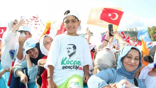 Erdoğan: Masada 6 kişi var, masanın altında da bir tane…