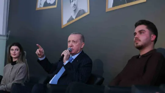 Cumhurbaşkanı Erdoğan: Benim bayrağım yerde duramaz