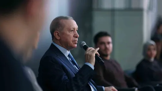Cumhurbaşkanı Erdoğan: Benim bayrağım yerde duramaz