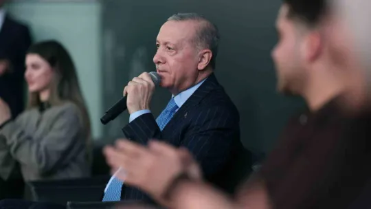 Cumhurbaşkanı Erdoğan: Benim bayrağım yerde duramaz