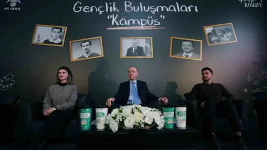 Cumhurbaşkanı Erdoğan: Benim bayrağım yerde duramaz